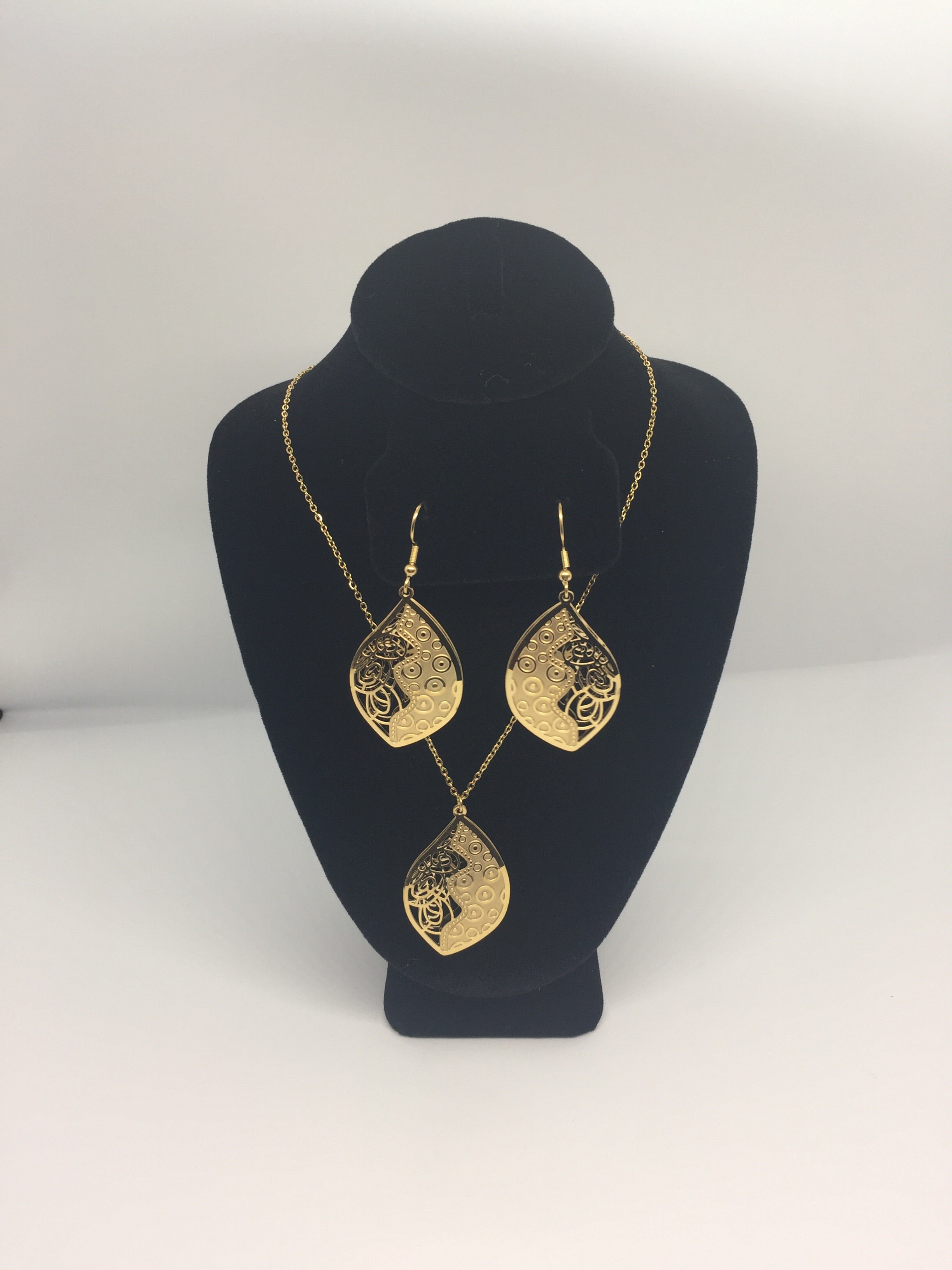 Moroccan style necklace set